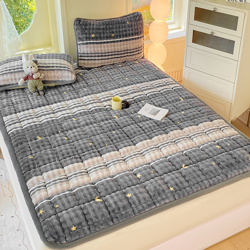 泡泡牛奶绒床垫保暖防滑床褥垫被