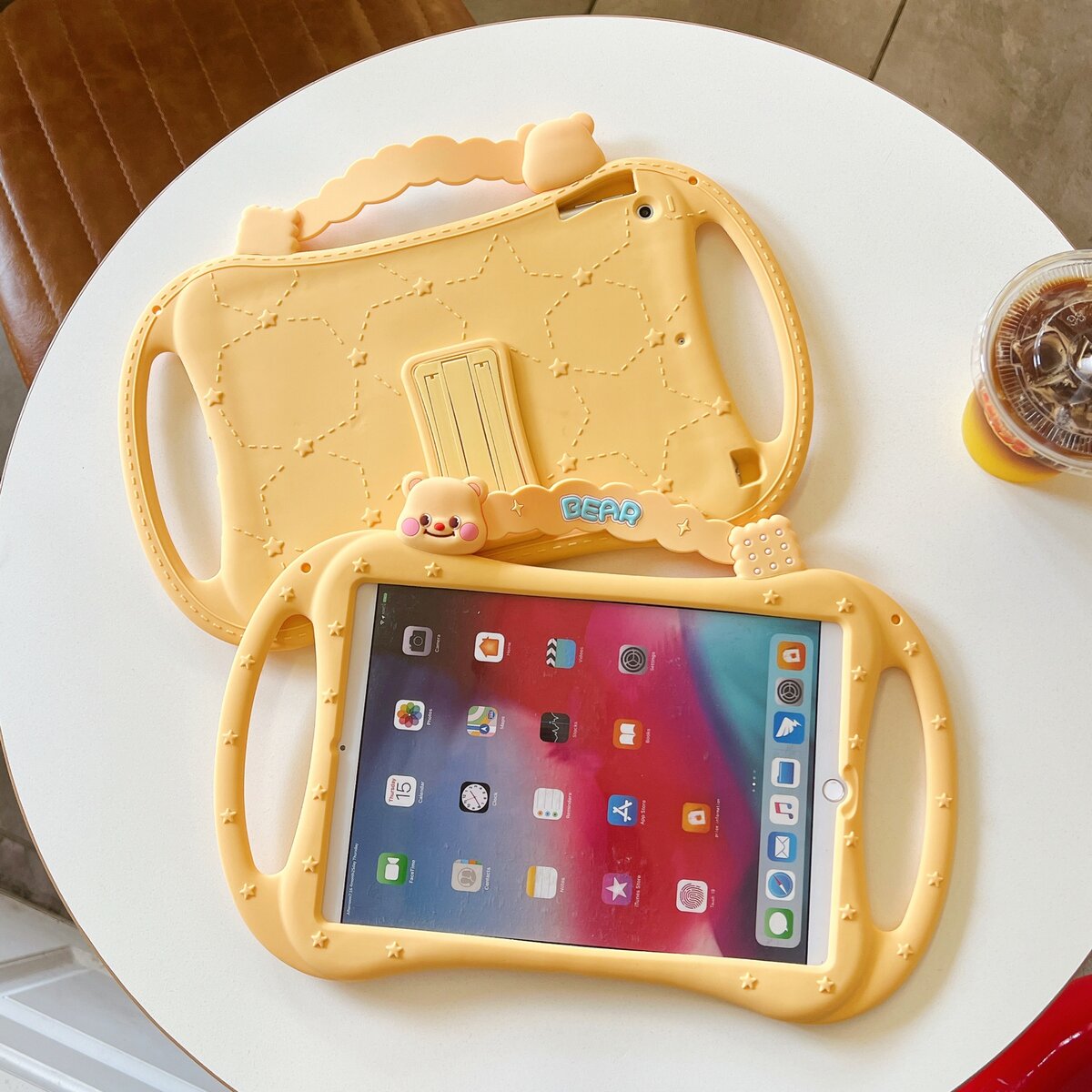 可爱卡通黄油小熊手柄手提iPad11保护壳10.2第9代Air54硅胶Mini67防摔适用苹果Pro11寸2018全包9.7平板保护套