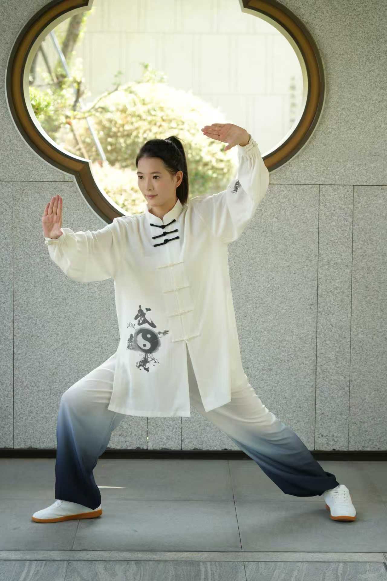 宏纪练功服女款太极拳2025新款表演太极服夏男渐变色高端国风比赛