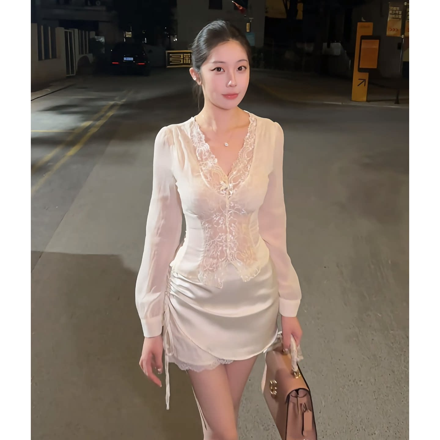 纯欲风辣妹蕾丝拼接收腰长袖V领雪纺衫+不规则系带A字裙裤两件套