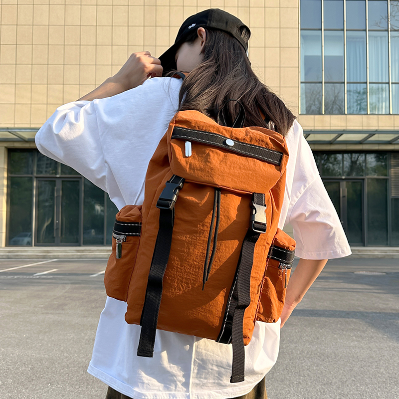 轻便旅游双肩包户外徒步登山背包