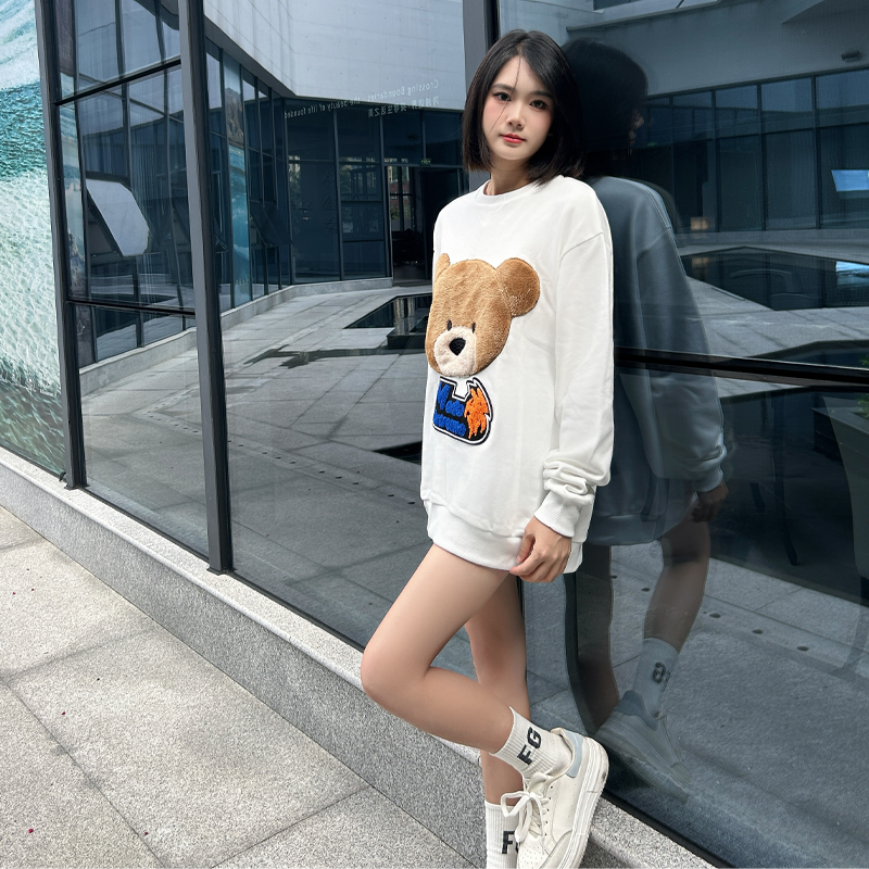 小熊卫衣女宽松刺绣圆领卫衣
