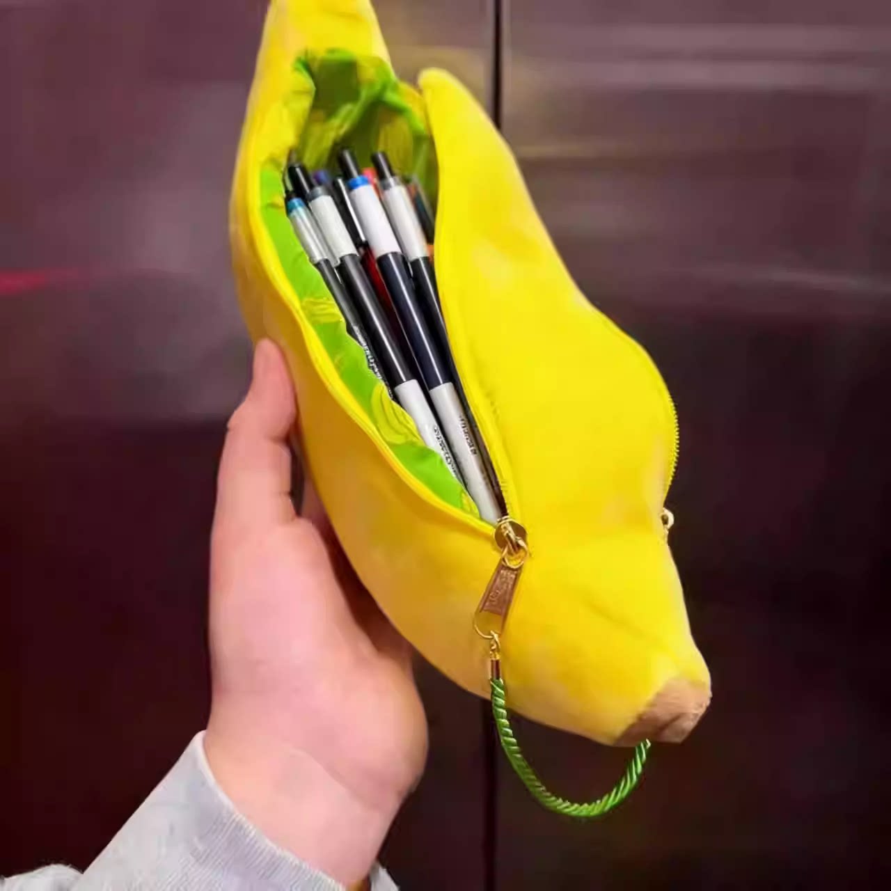 新款香蕉毛绒笔袋限定pocket3大疆收纳包可爱小众防摔相机保护套