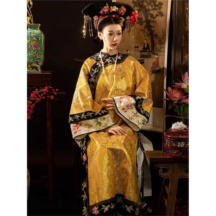 清代女清朝格格贵妃服非