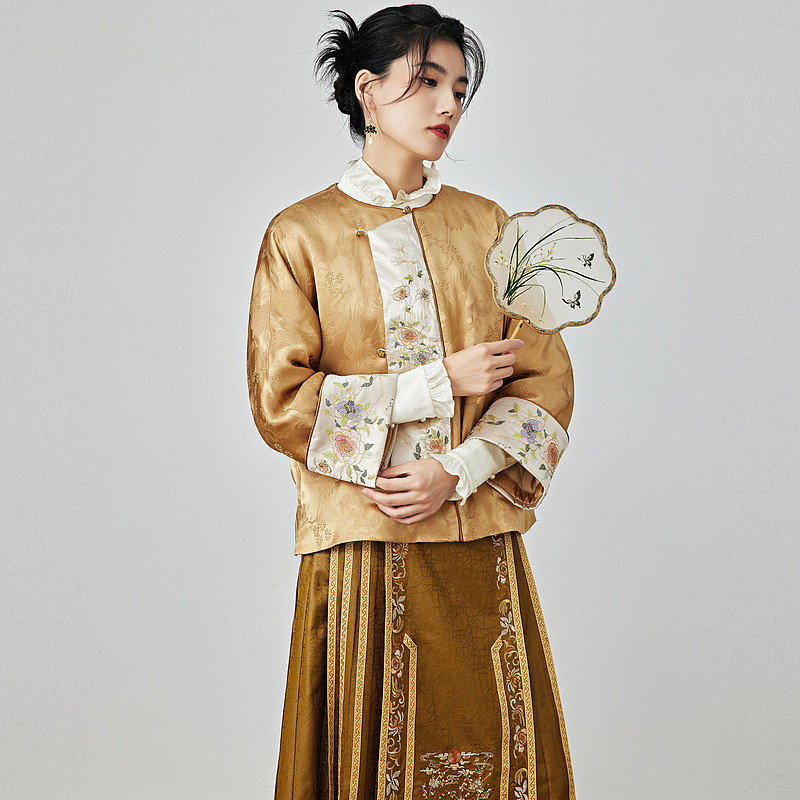 陌遇原创2025年冬季民国风新款琵琶襟刺绣复古棉衣新中式唐装上衣