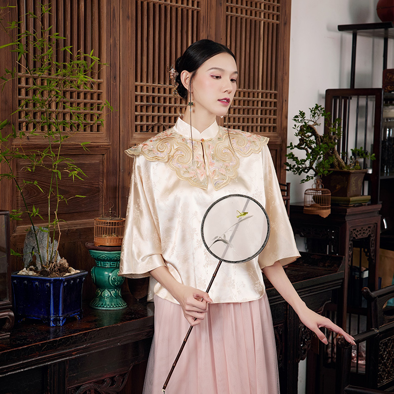 陌遇提花段汉元素云肩绣花茶服