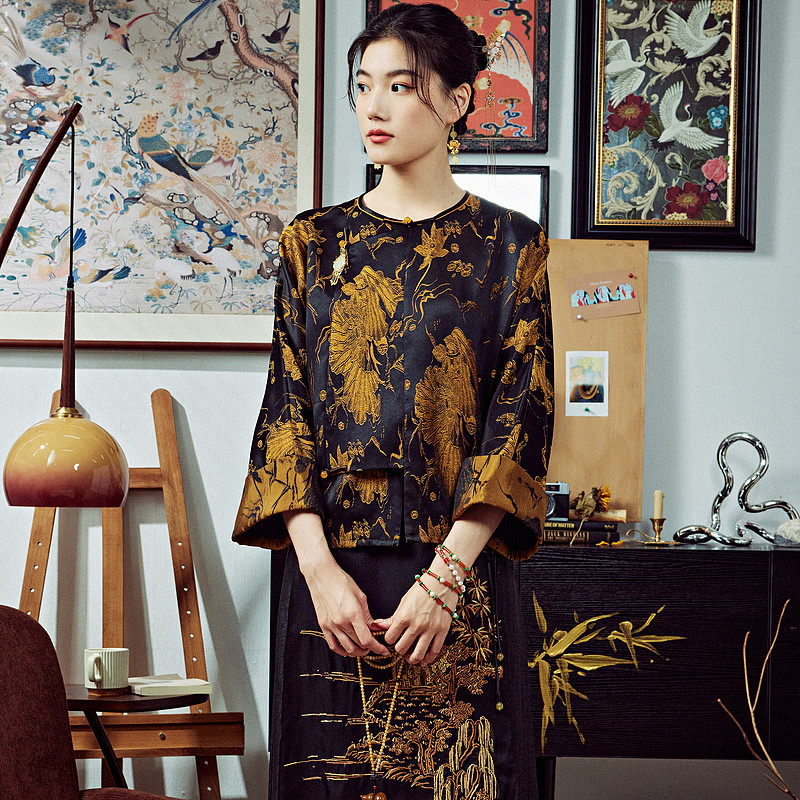 陌遇2025秋季新款中国风改良提花缎琵琶襟盘扣茶服新中式唐装上衣