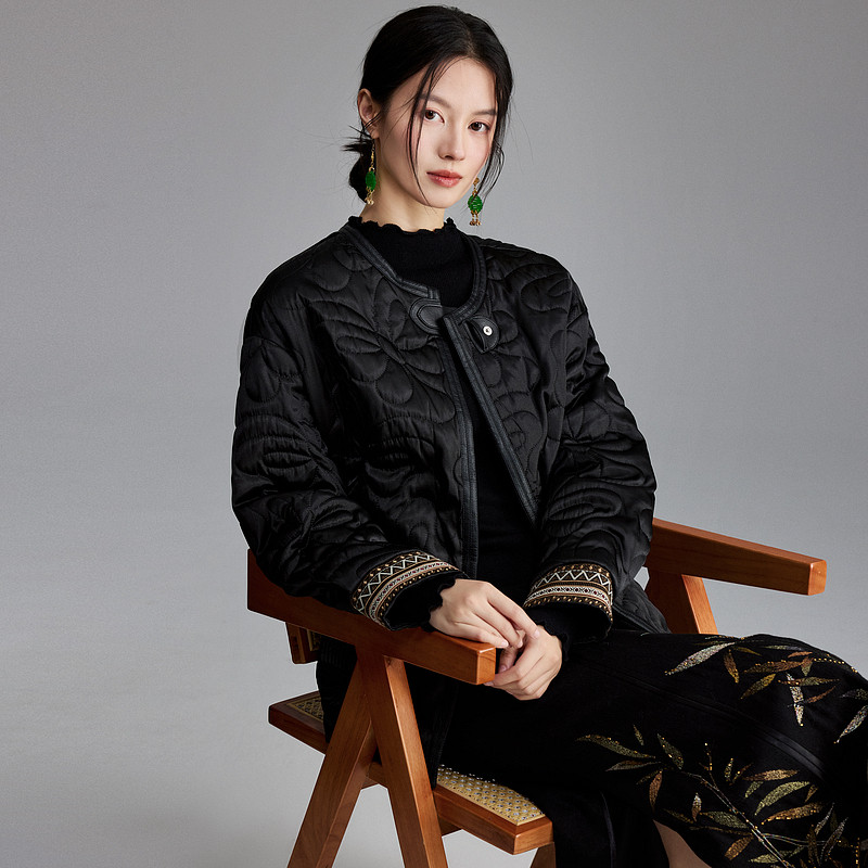陌遇原创秋冬新款 高级感真丝压花圆领气质棉衣 轻中式束腰外套女