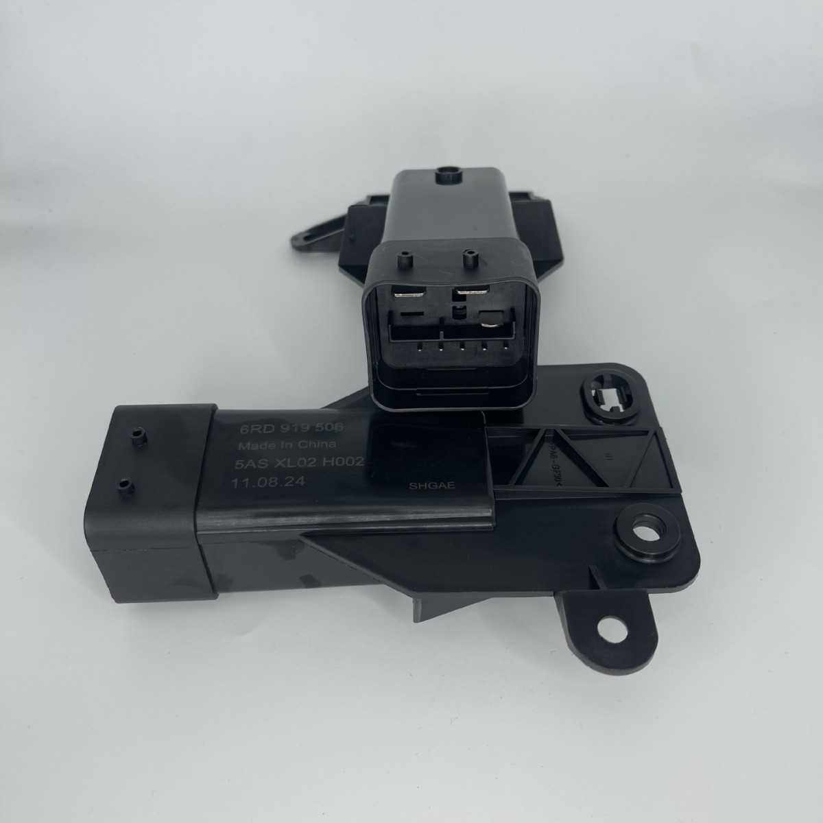 大众奥迪桑塔纳电子风扇控制继电器6RD919506