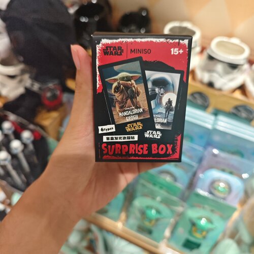 MINISO星球大战盲盒发光冰箱贴名创优品