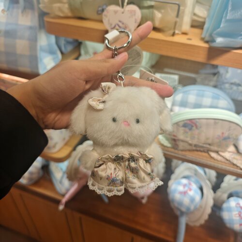 名创优品cath kidston花园工坊塔妮兔毛绒挂件