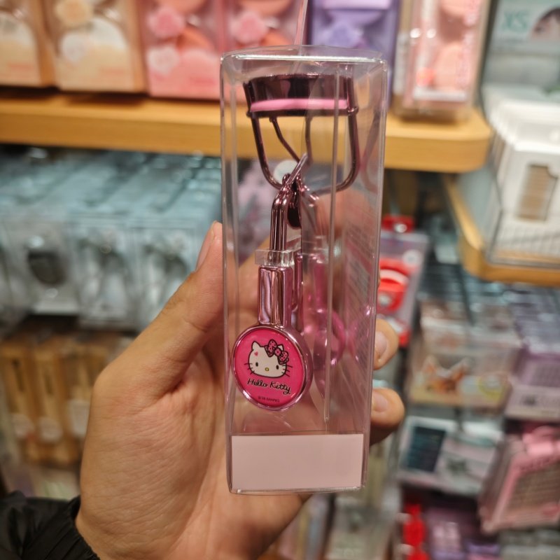 MINISO三丽鸥甜酷系列凯蒂猫弹力卷翘睫毛夹名创优品,彩妆/香水/美妆工具,睫毛夹,淘宝优惠券,粉丝福利购,淘宝优惠卷