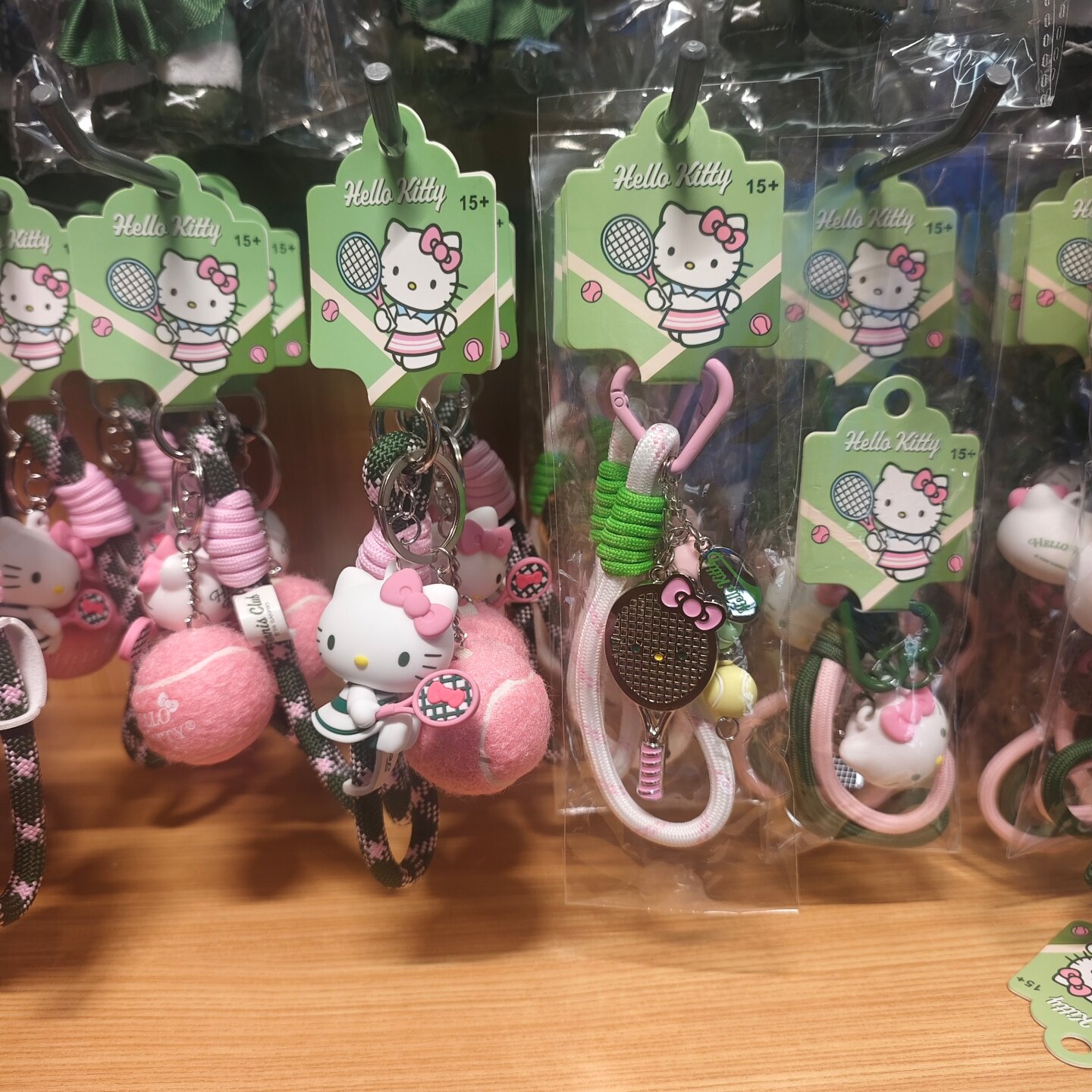 MINISO三丽鸥网球日记系列HelloKitty立体球拍挂件名创优品