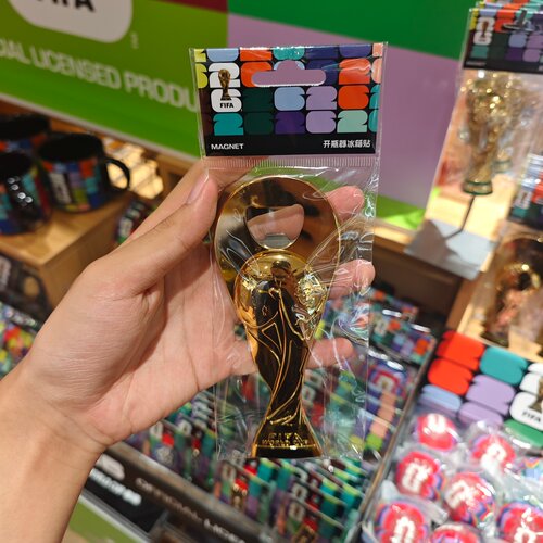 名创优品FIFA世界林2026系列奖杯开瓶器冰箱贴MINISO