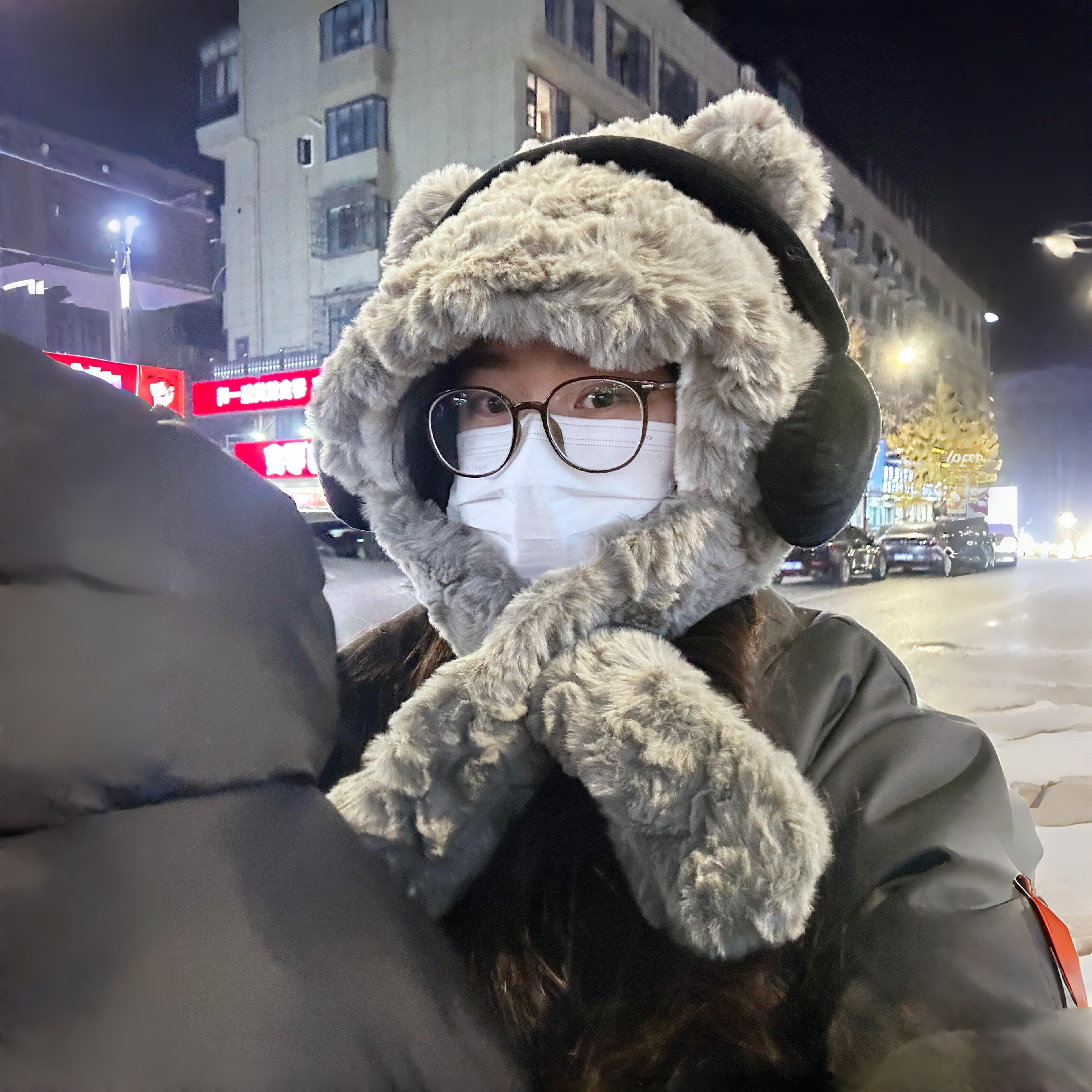 小熊帽子围巾一体电动车摩托车自行车骑行毛绒帽子保暖护耳护颈女