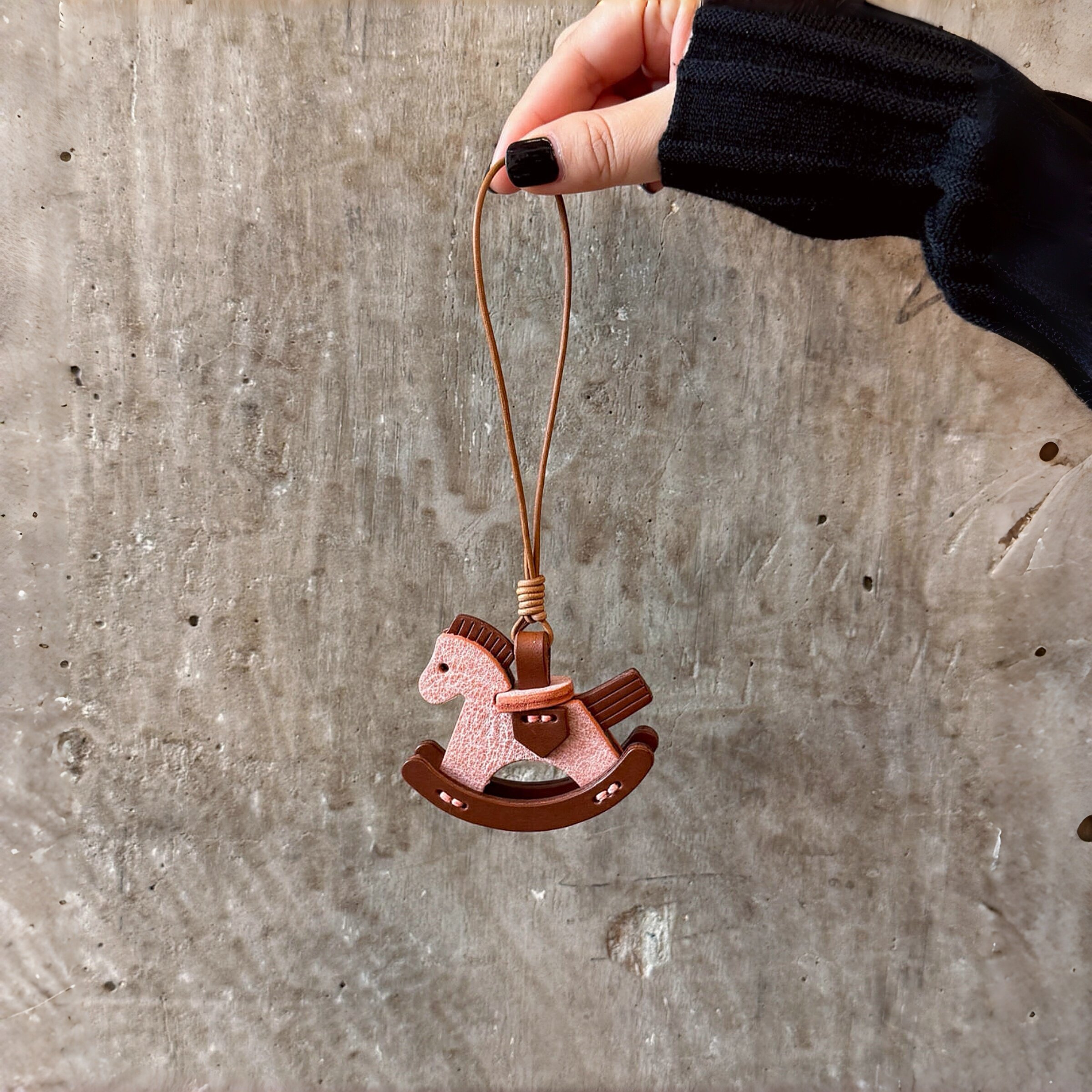 小马挂件马年吉祥物摇摇马摆件2026元旦春节新年装饰包挂车挂