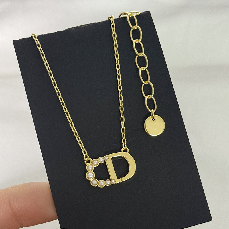 2025早春新款法式轻奢字母D珍珠项链女金色时尚气质百搭锁骨链
