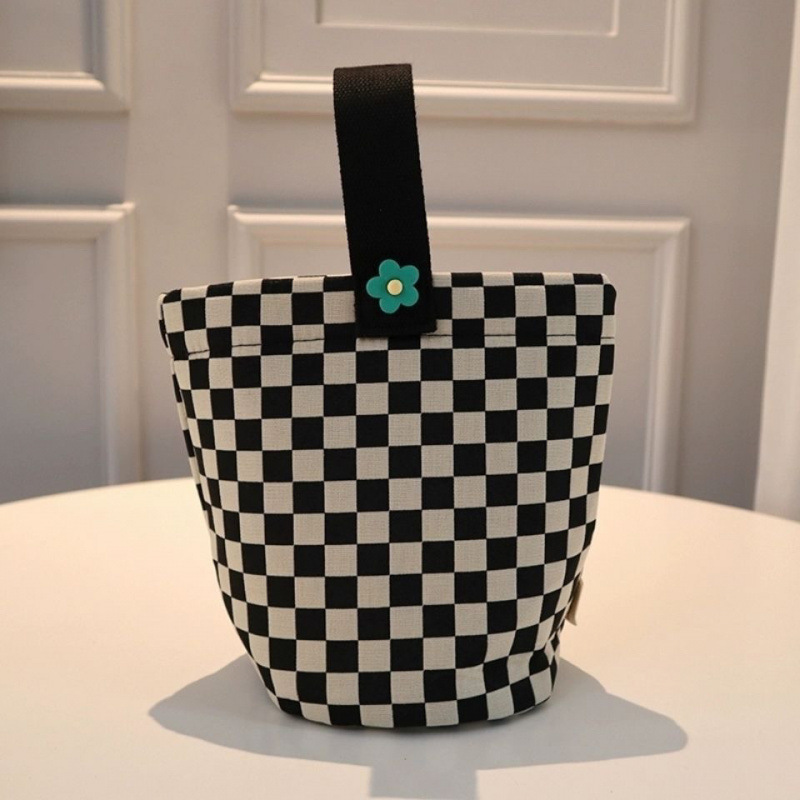 2026时尚简约格纹韩国帆布水桶包休闲百搭妈咪包加厚午餐饭盒袋手