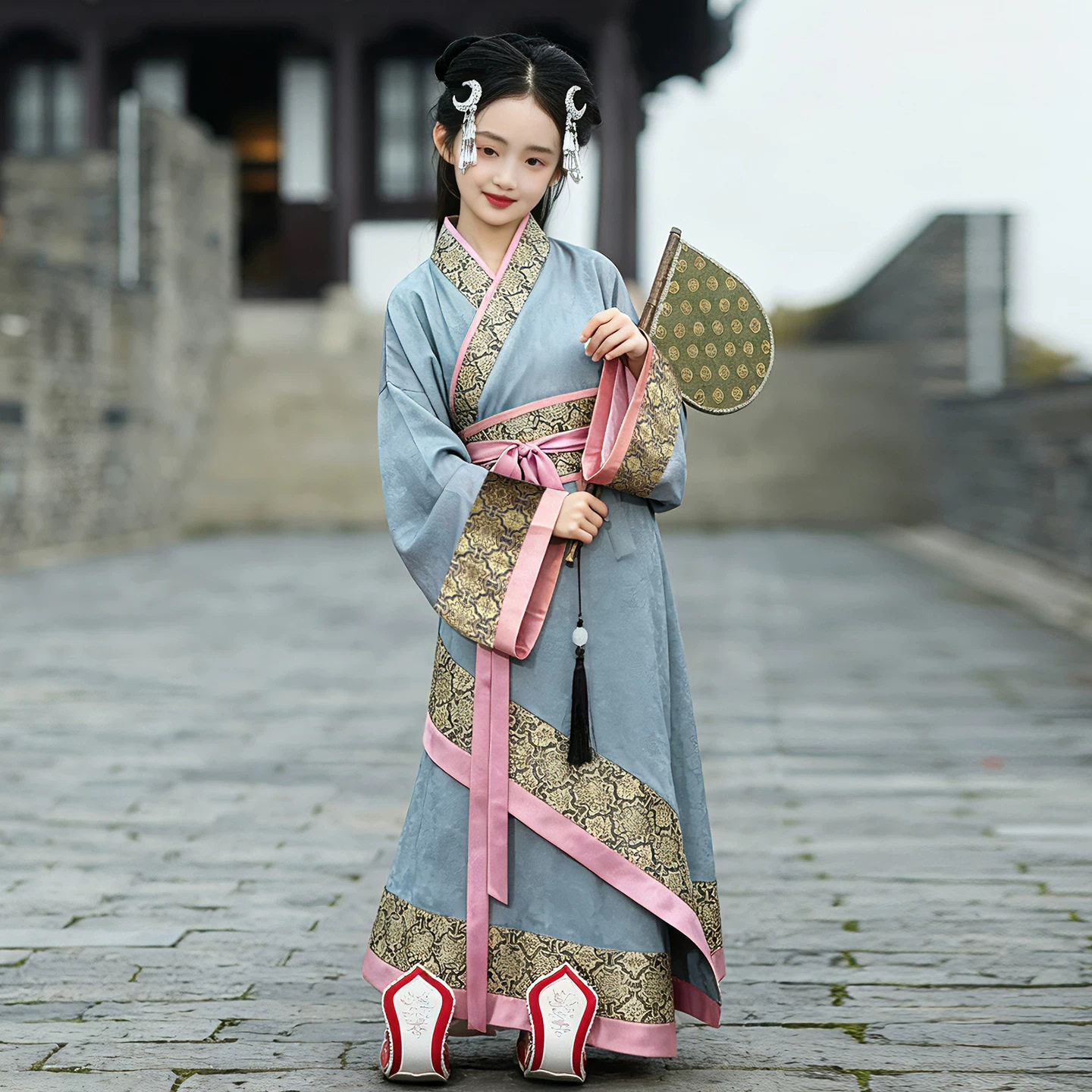 汉服女童战国袍中国风儿童古装连衣裙古风曲裾袍舞台演出服秋冬装