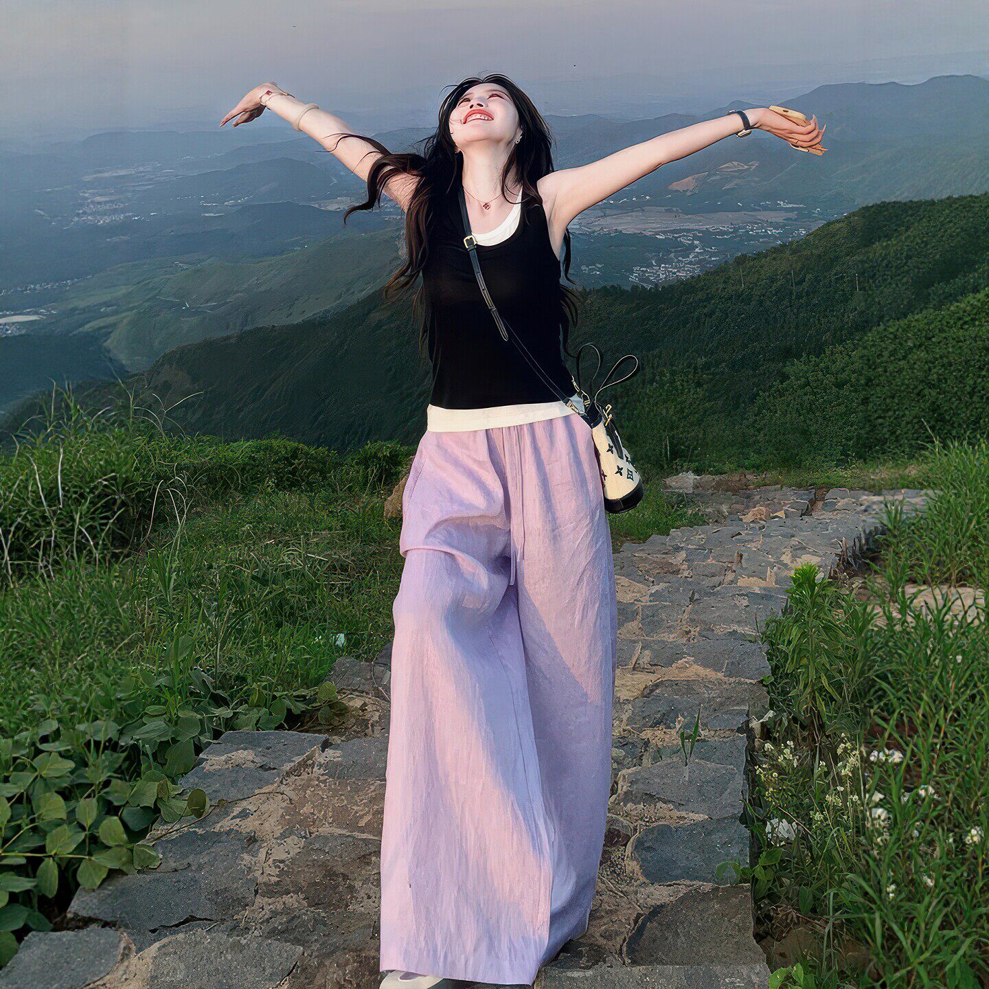 盐系炸街运动套装女夏季显瘦时尚假两件背心阔腿裤休闲两件式跑步
