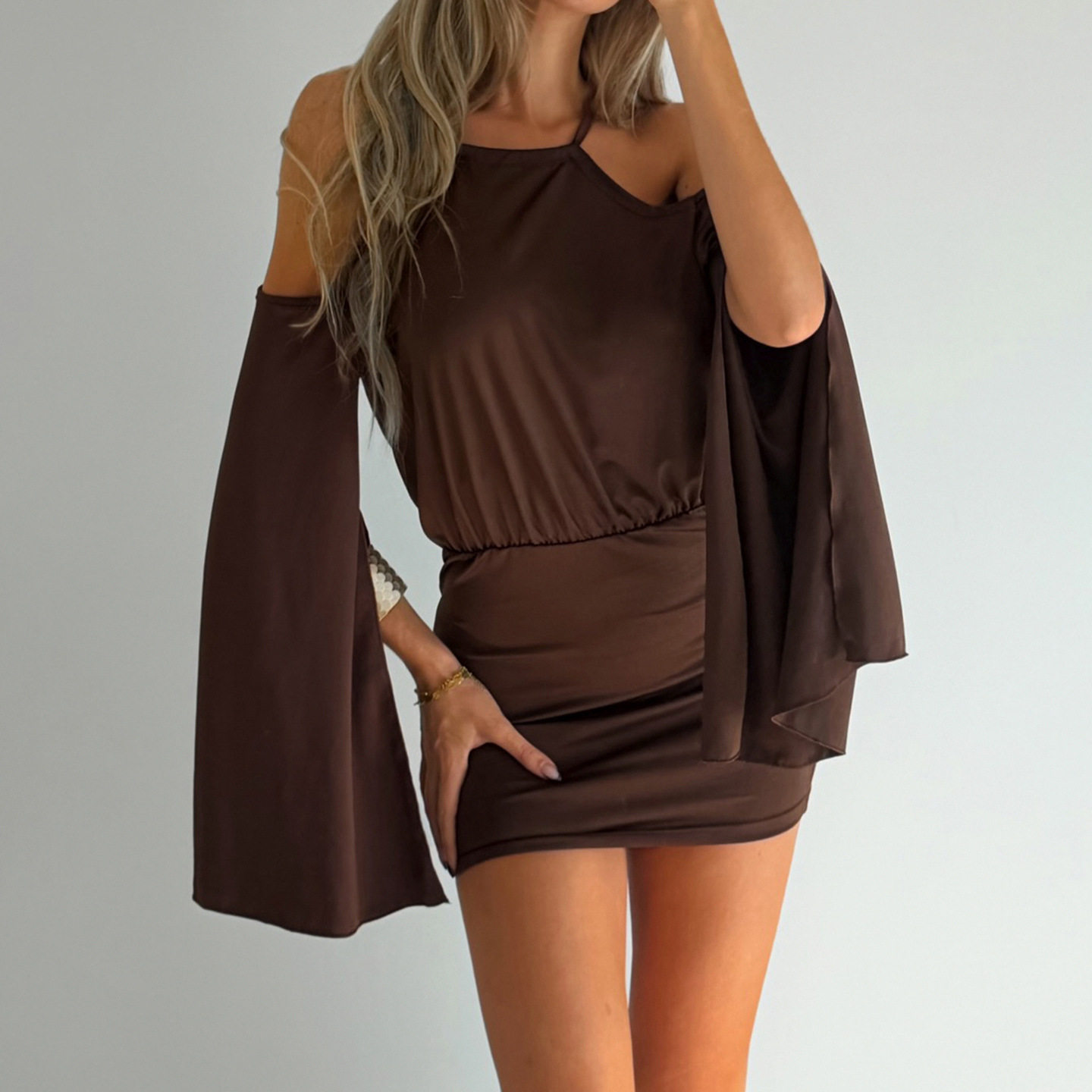 Sexy flared sleeve dress性感露肩喇叭袖包臀裙大露背挂脖连衣裙