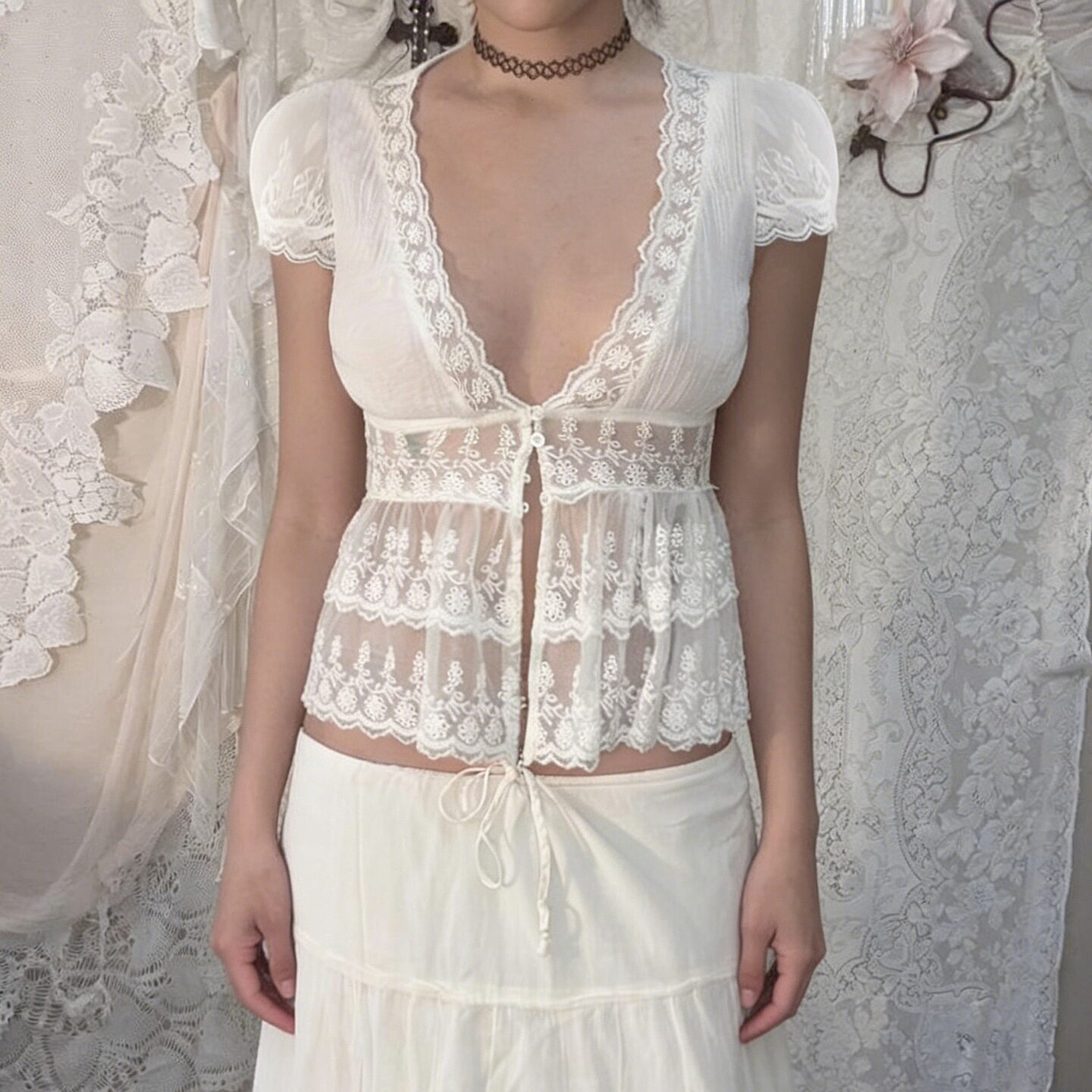 Sexy lace see through T-shirt性感纯欲V领蕾丝拼接透视短袖上衣