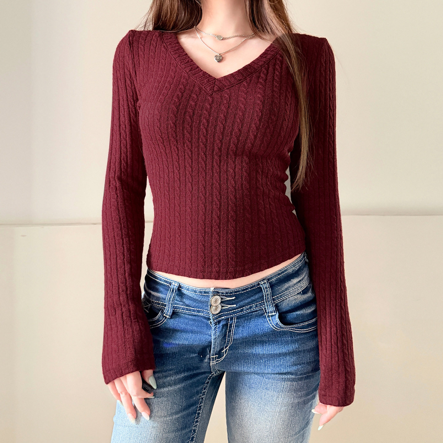 Sexy women's outf 简约V领修身麻花长袖T恤内搭秋外穿纯色上衣女