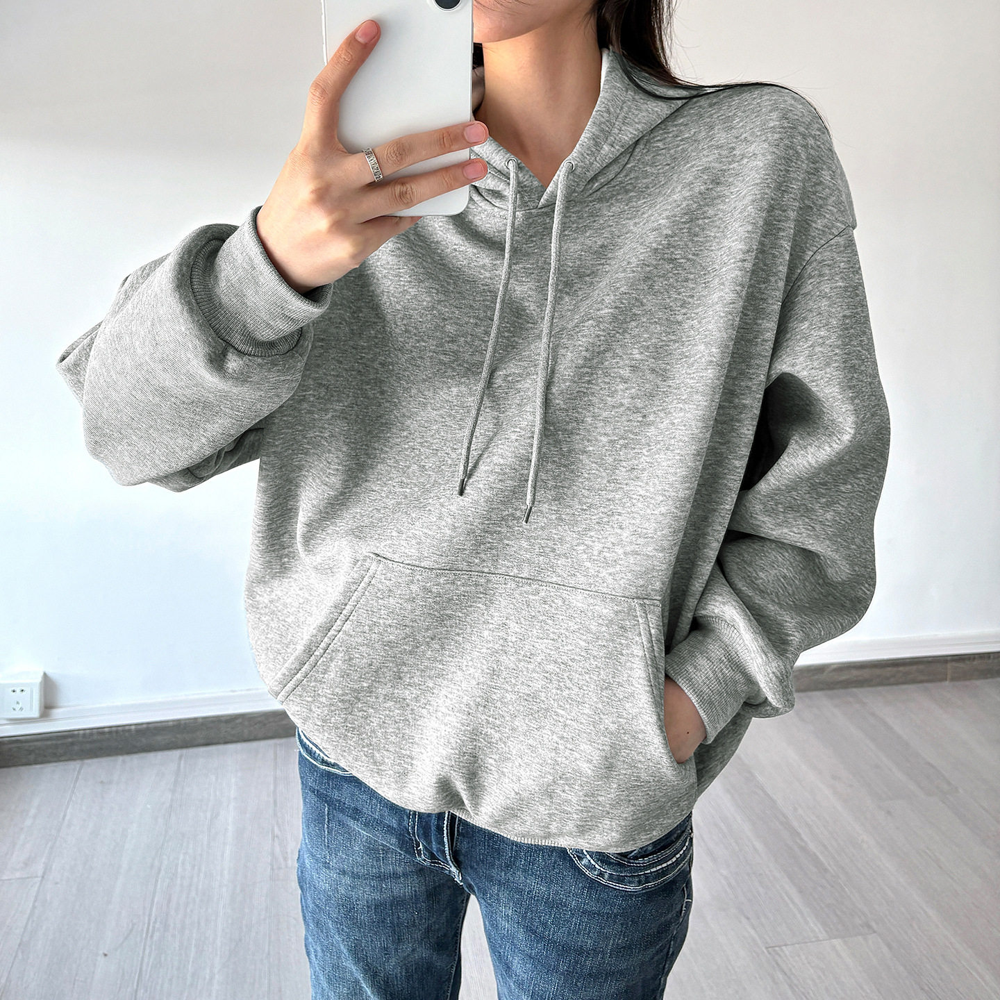 Sexy women's outf 欧美风灰色连帽卫衣女休闲宽松口袋长袖上衣秋