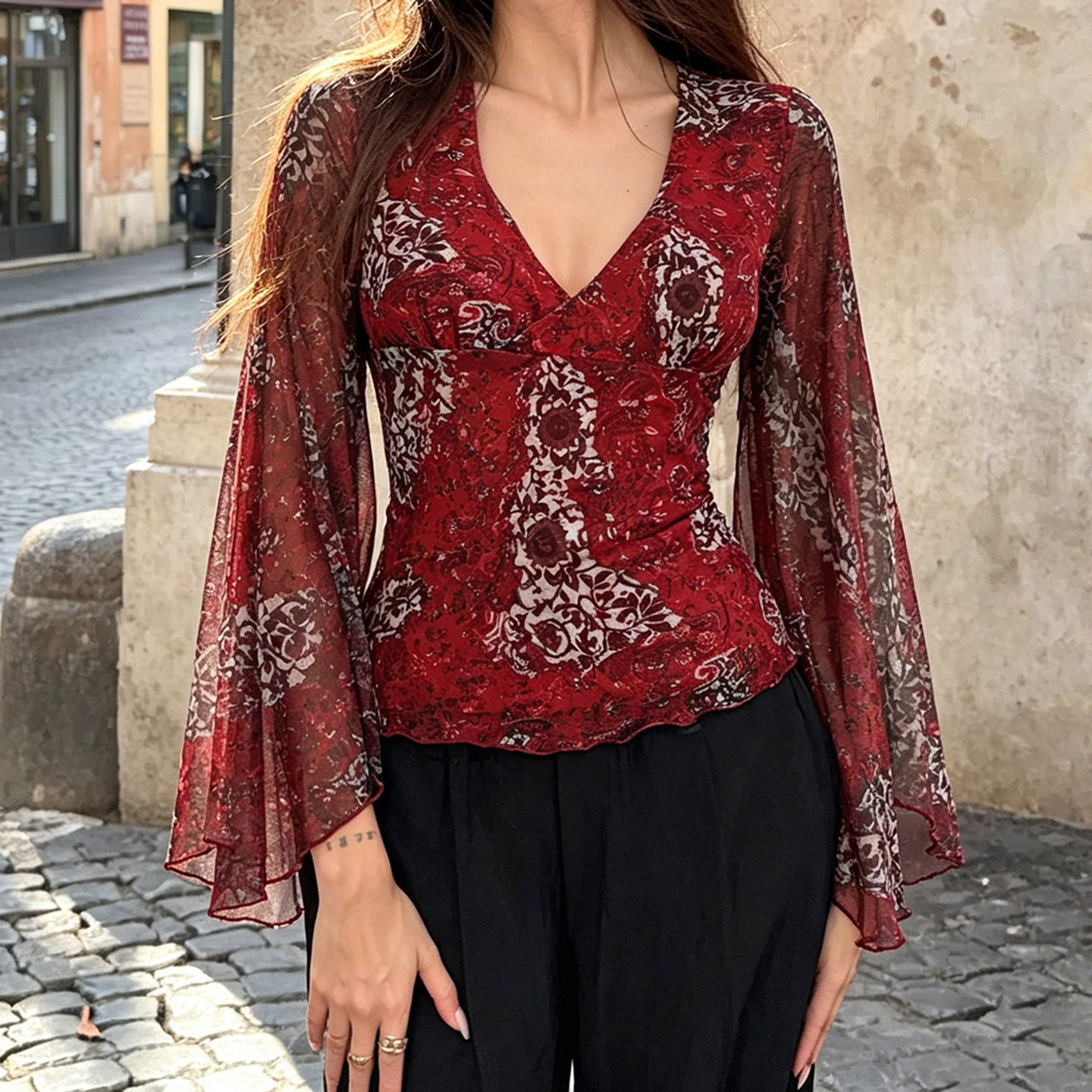Printed V-neck mesh T-shirt 复古风印花V领喇叭袖上衣女网纱T恤