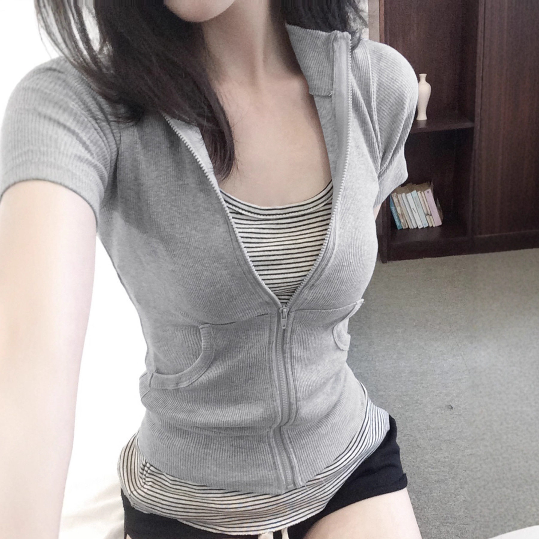 Zipper T-shirt for Women 拉链立领开衫短袖T恤女休闲收腰上衣