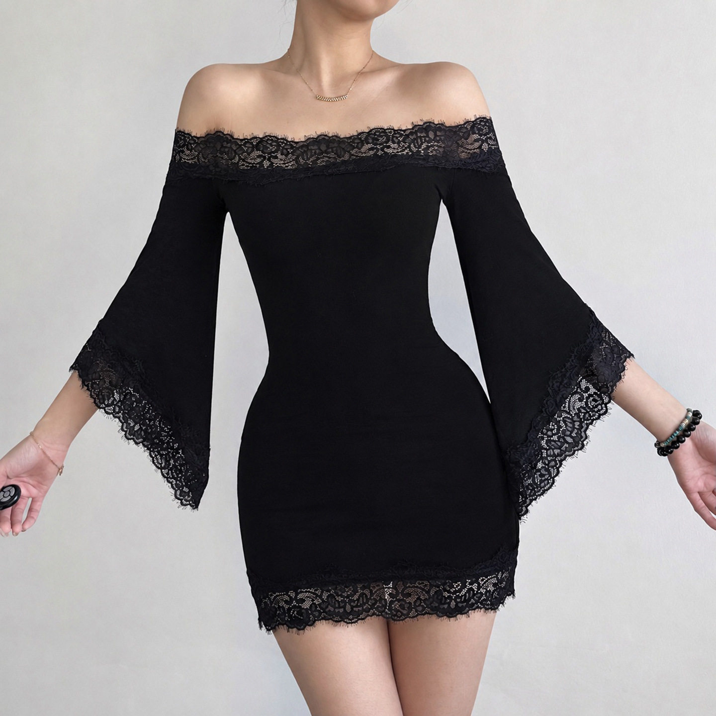 One shoulder flared sleeve dress法式露肩喇叭袖蕾丝拼接连衣裙