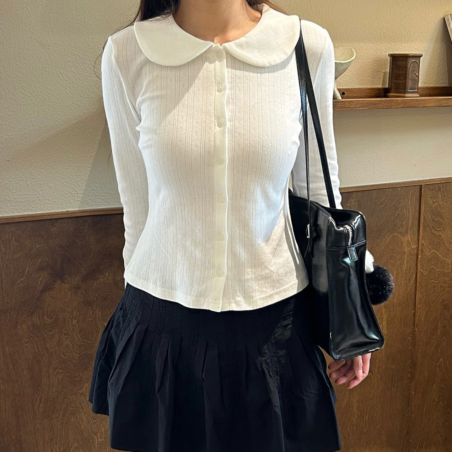 Fashion short T-shirt 欧美简约单排扣娃娃领修身长袖上衣女T恤