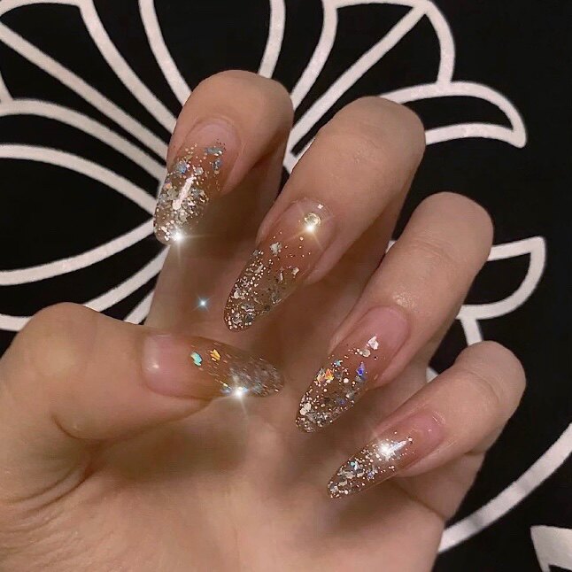 yoyo手工穿戴甲片绝美爆闪美甲贴片显白香槟色渐变钻石蹦迪甲成品