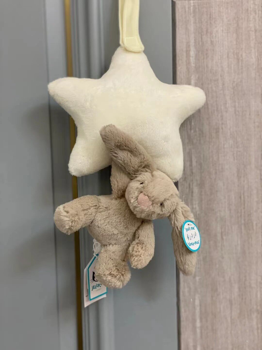 英国jELLYCAT花布米色邦尼兔星星拉铃宝宝毛绒安抚玩具床铃八音盒