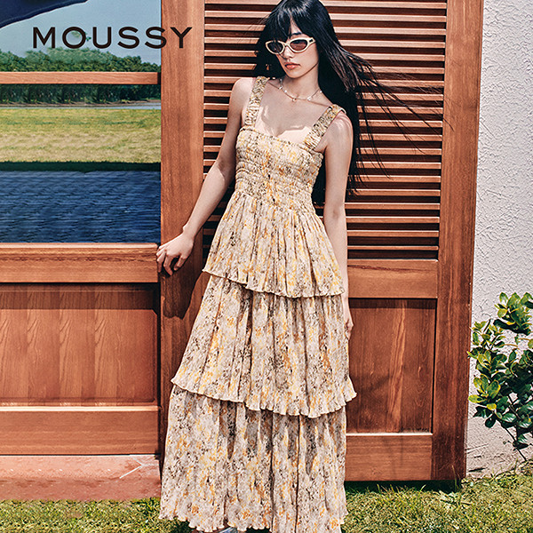 moussy 2025早秋新品田园风碎花吊带蛋糕连衣裙长裙028