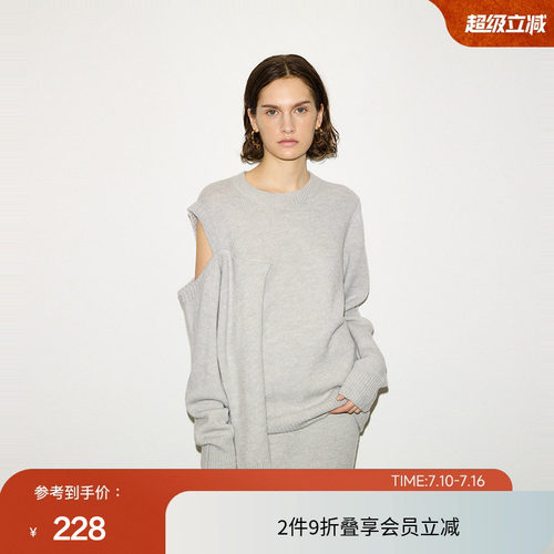 SLY 春季THROW系列不规则露肩设计针织衫030HA070-2031