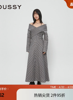 moussy 春季法式乡村田园一字领格纹连衣裙028HAH30-1761