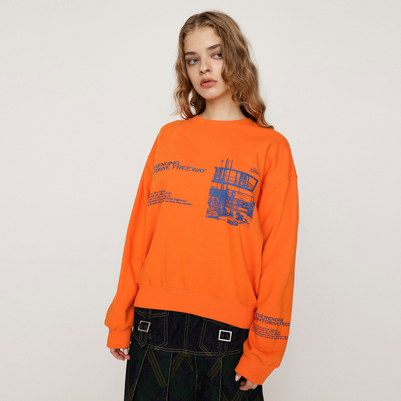 SLY 冬季新品休闲男友风街景印花圆领卫衣030HAA90-3161