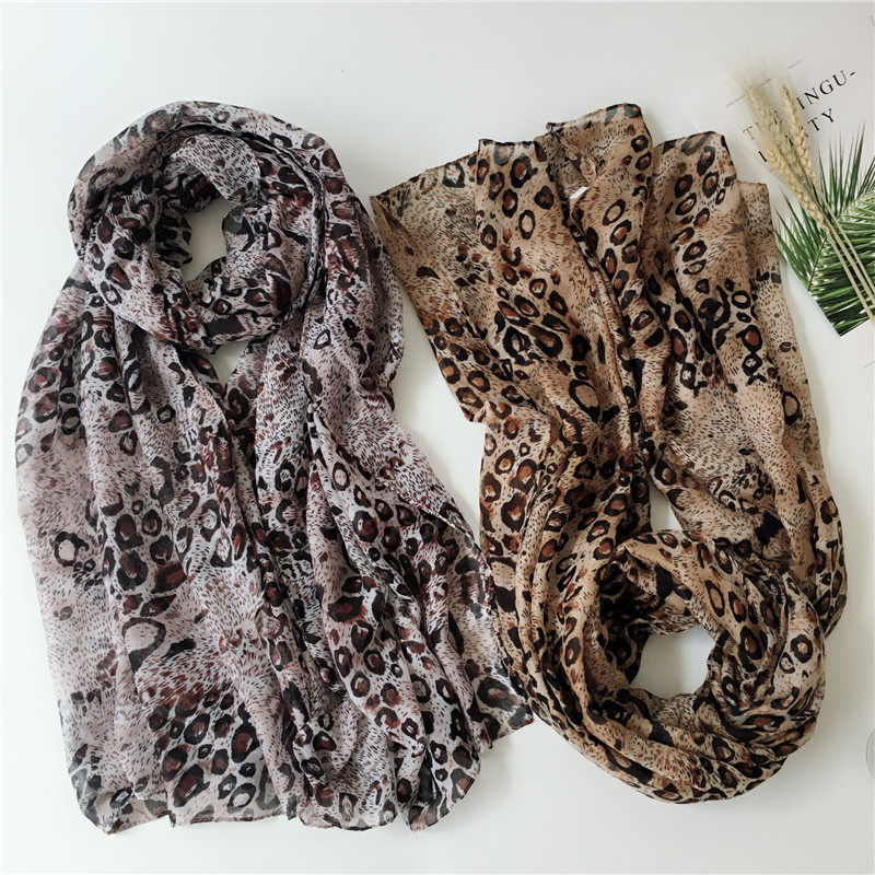 2026新款韩系保暖丝巾经典豹纹防晒沙滩巾印花巴厘纱围巾女生围脖