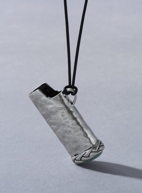 潮夸张重工做旧褶皱打火机造型镶嵌绿宝石吊坠长链小众编织绳项链