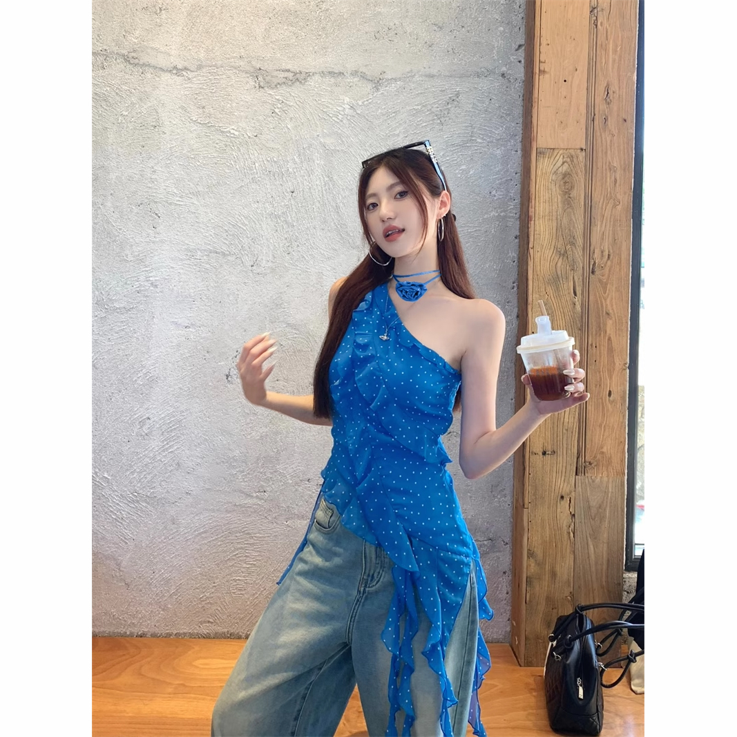 法式冰川蓝露肩波点雪纺衫2025夏季新款不规则飘带荷叶边吊带上衣