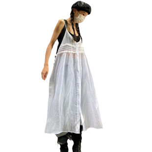 让平庸穿搭焕发生机 薄款叠穿罩裙白色仙气吊带裙女