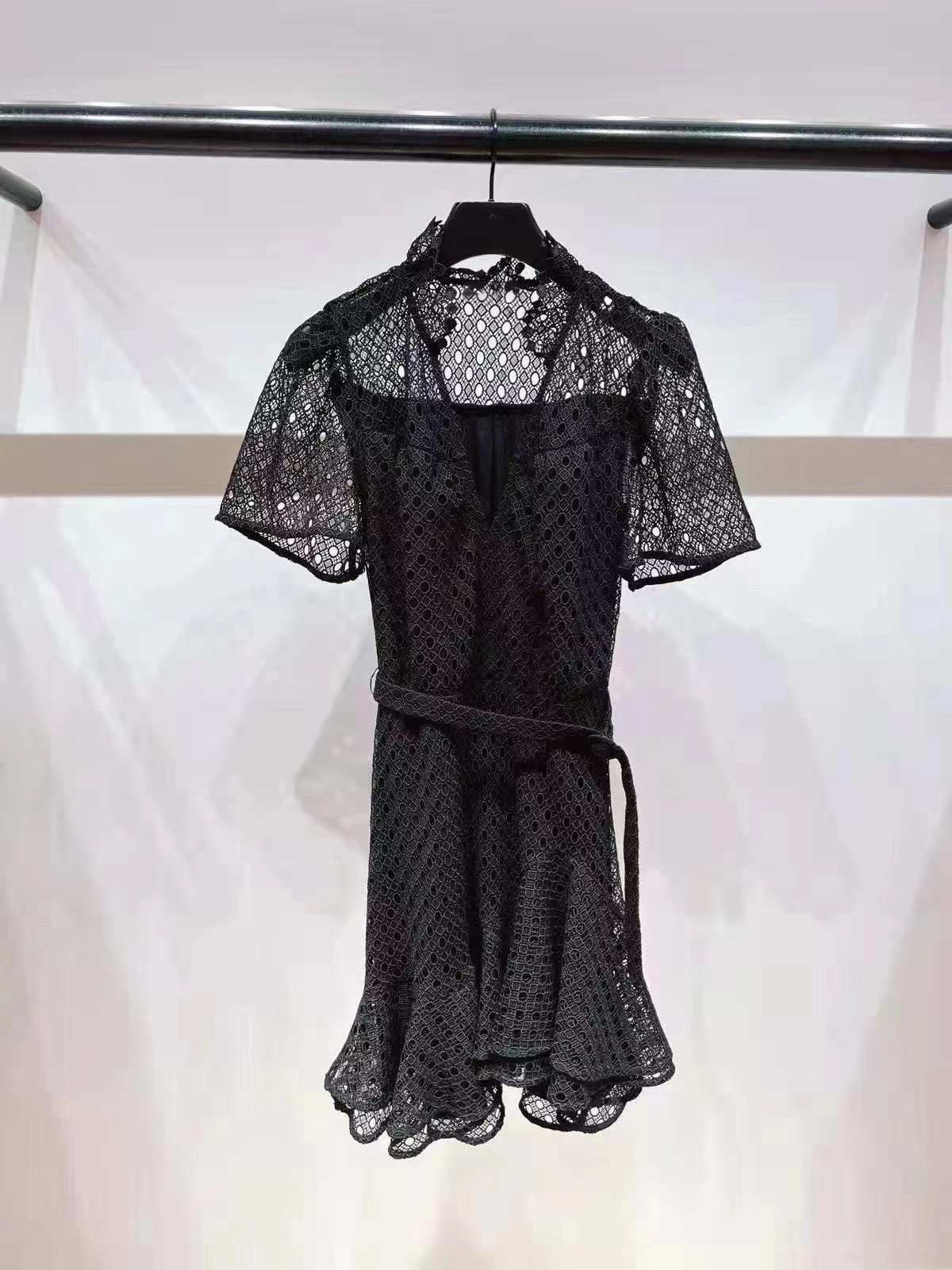 法单S家春季新款 法式优雅风V领蕾丝镂空荷叶裙摆连衣裙女 50032