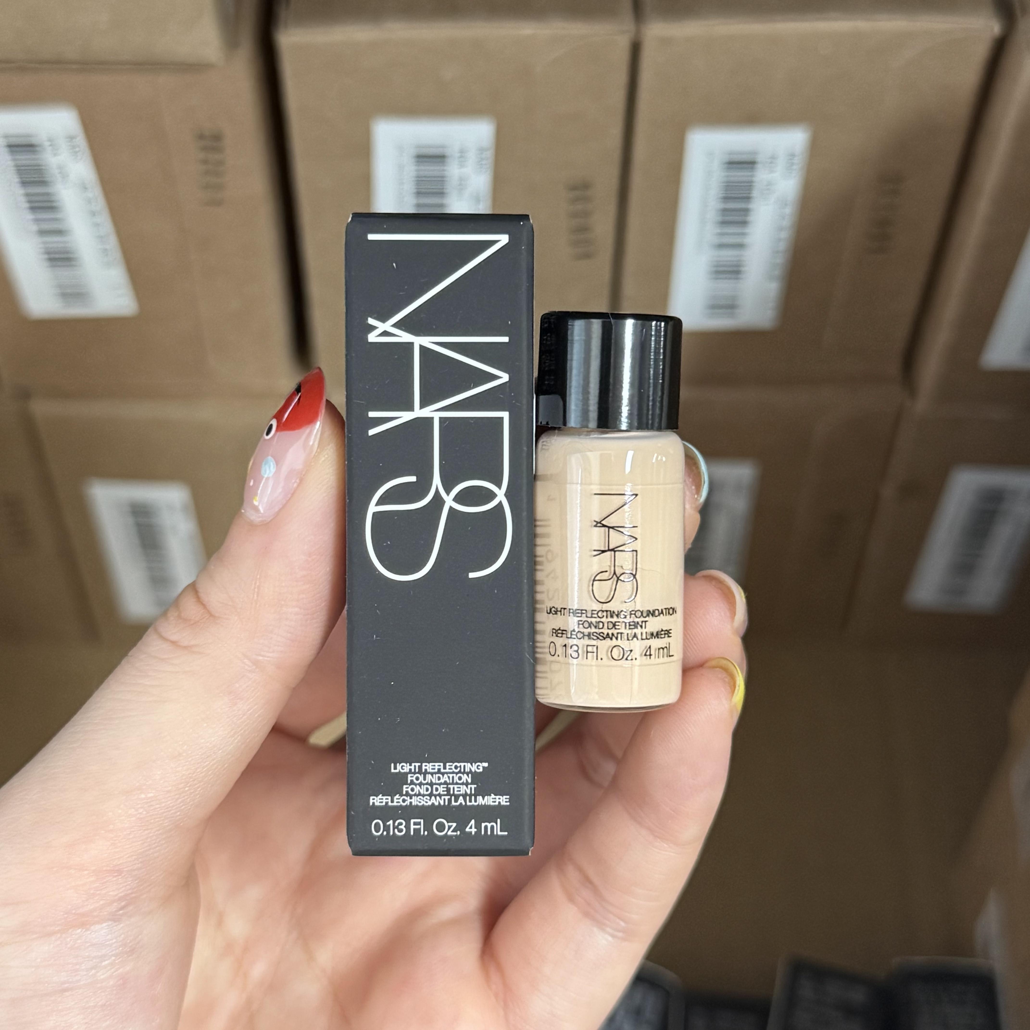 美国Nars/娜斯超方瓶粉底
