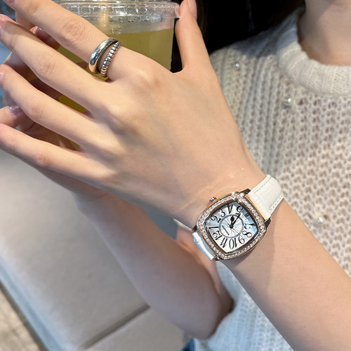 明星同款轻奢小众手表女时尚风
