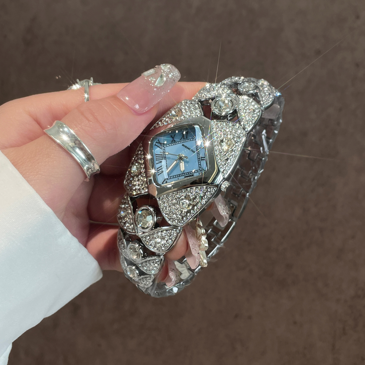 手镯式菱形手表女小众艺术女生女表品牌职场艺术高颜值女士女款表