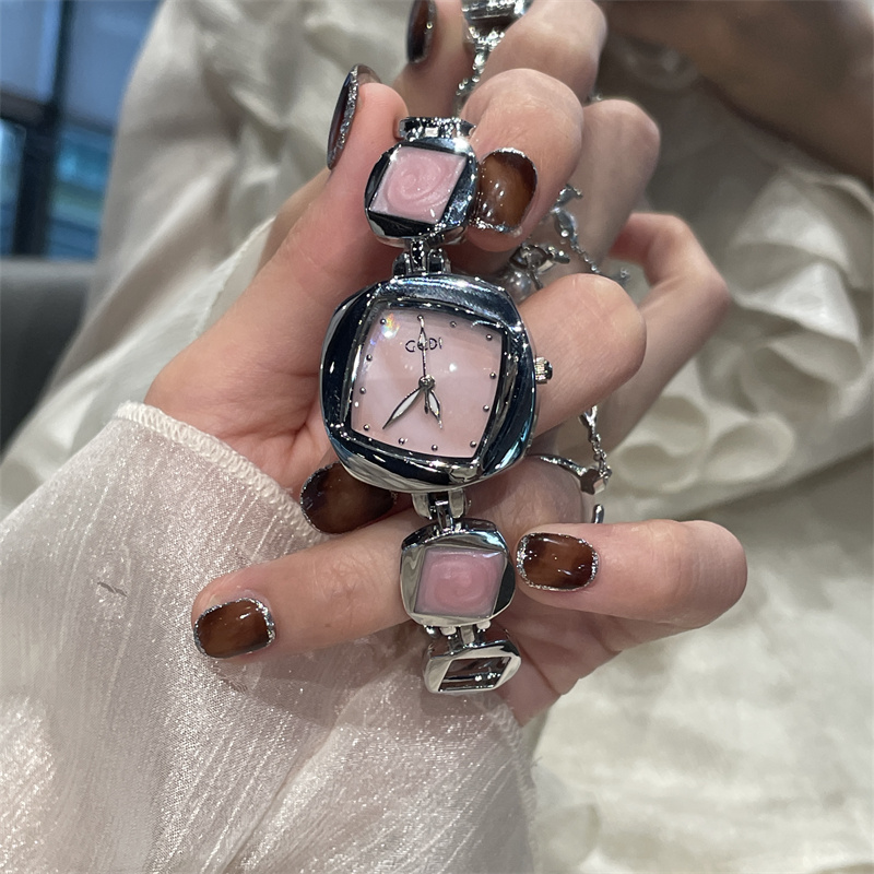 CILOA希洛欧手链式小巧精致手表女高颜值女式女款小众艺术女士表