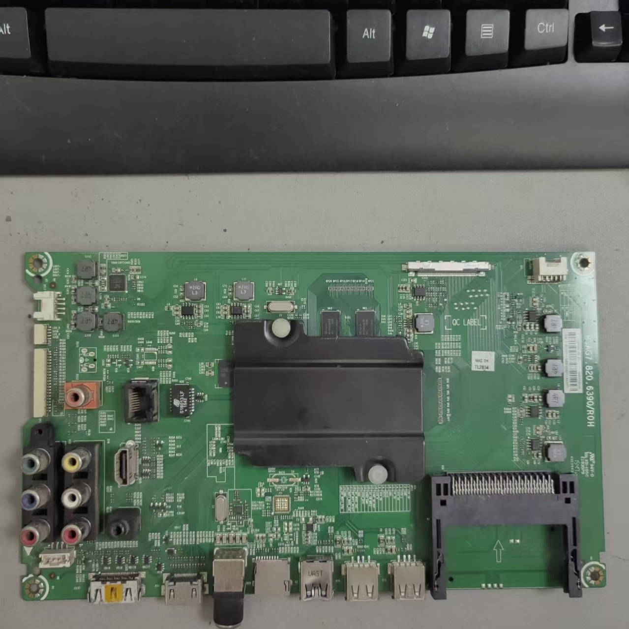 海信LED55K7100UC(BOM1)184168主板RSAG7.820.6390屏HE550HUC-B52