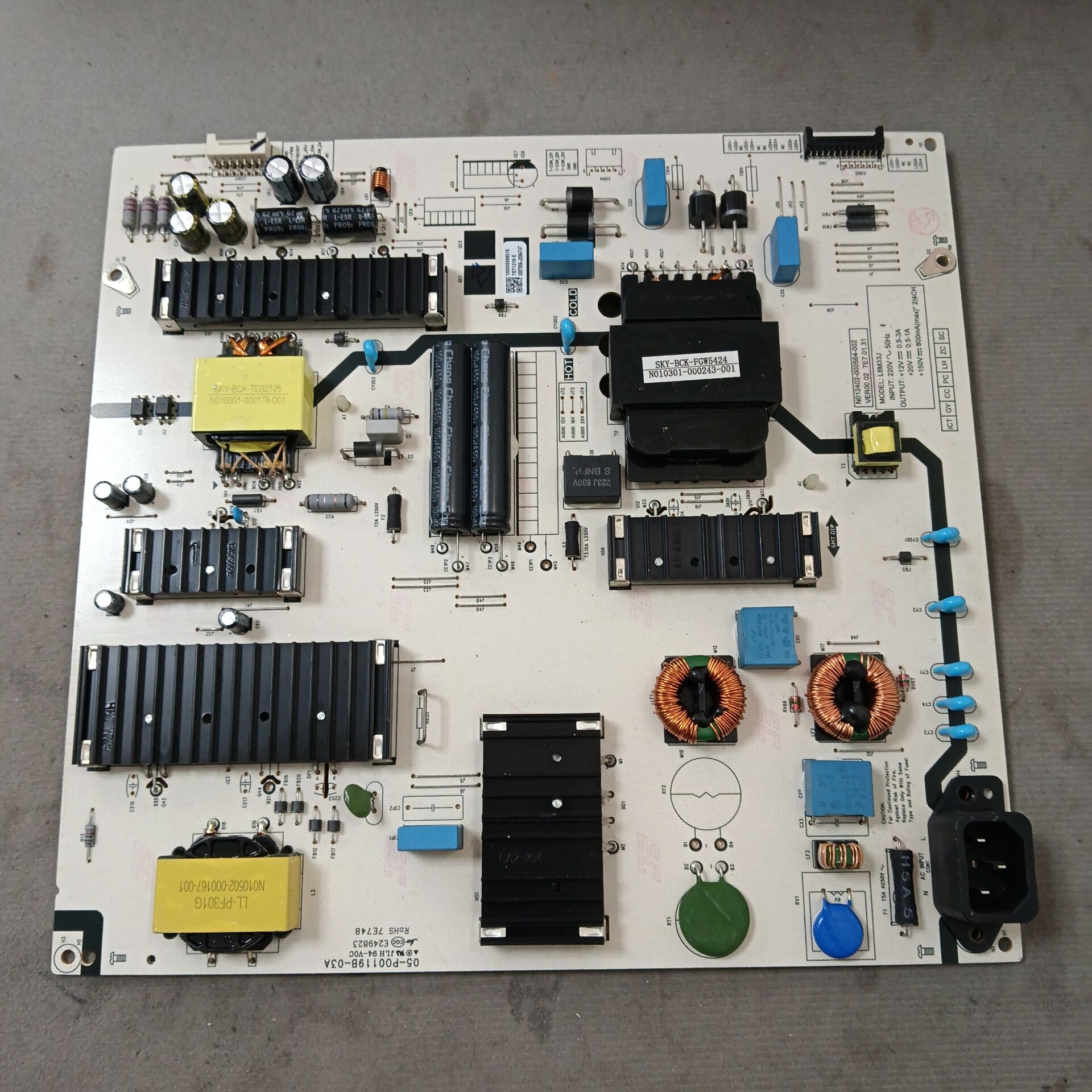 创维75G65DX 75D6电源板L8M33J N012402-000564-002