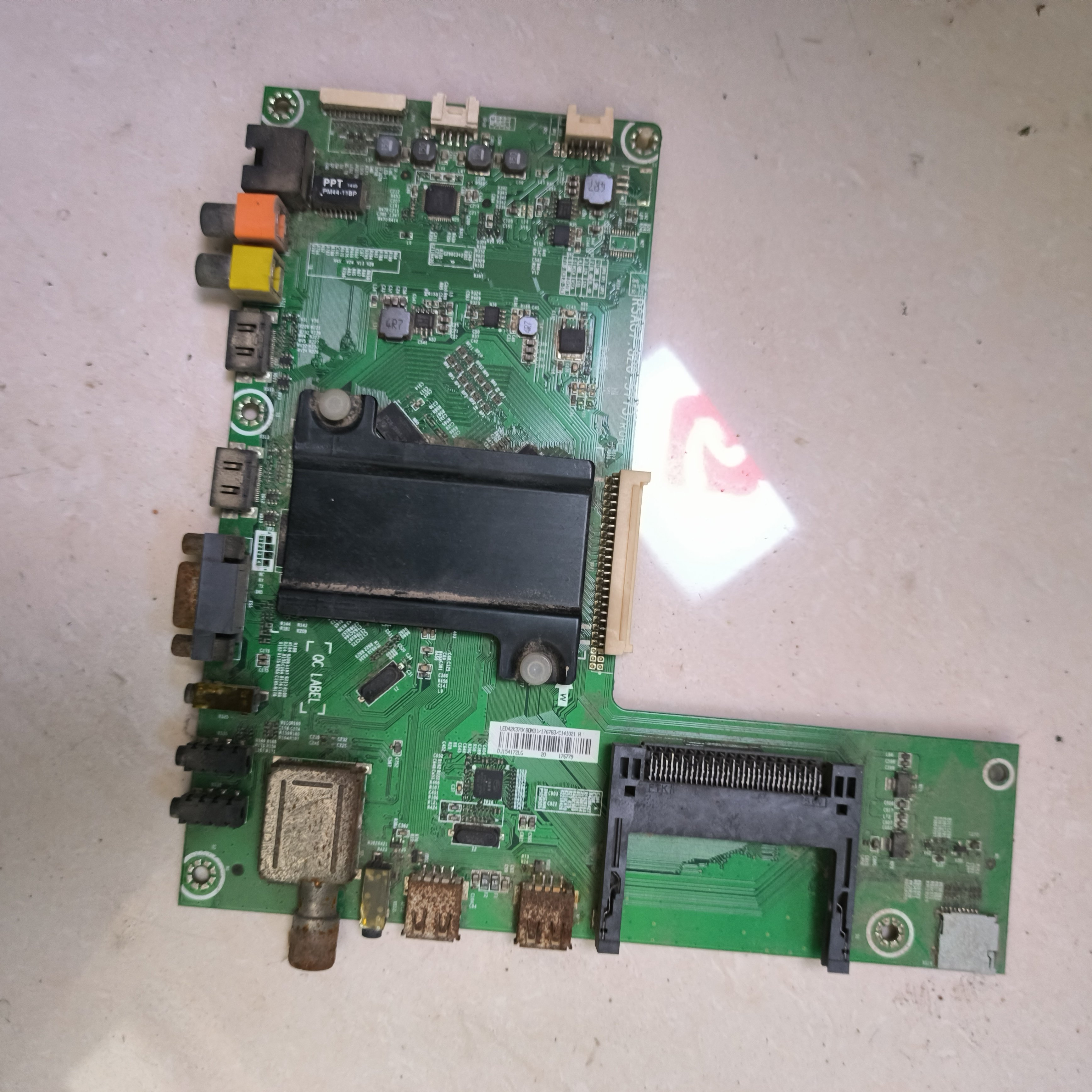 海信LED42K370(BOM1)171706主板RSAG7.820.5773屏HE420HF-B52